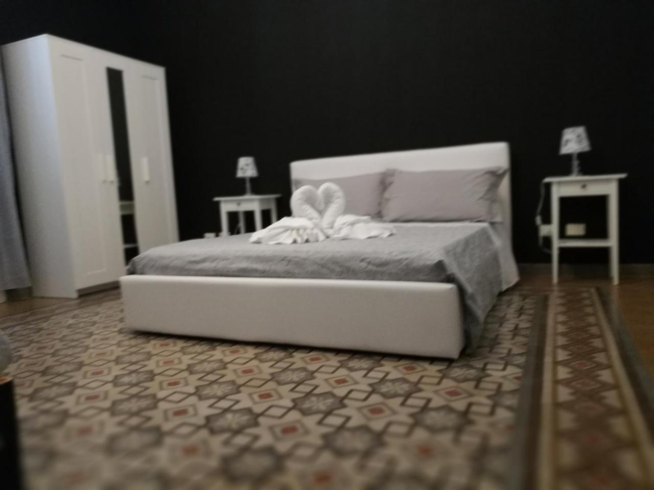 Bed and Breakfast Volturno 106 à Palerme Extérieur photo