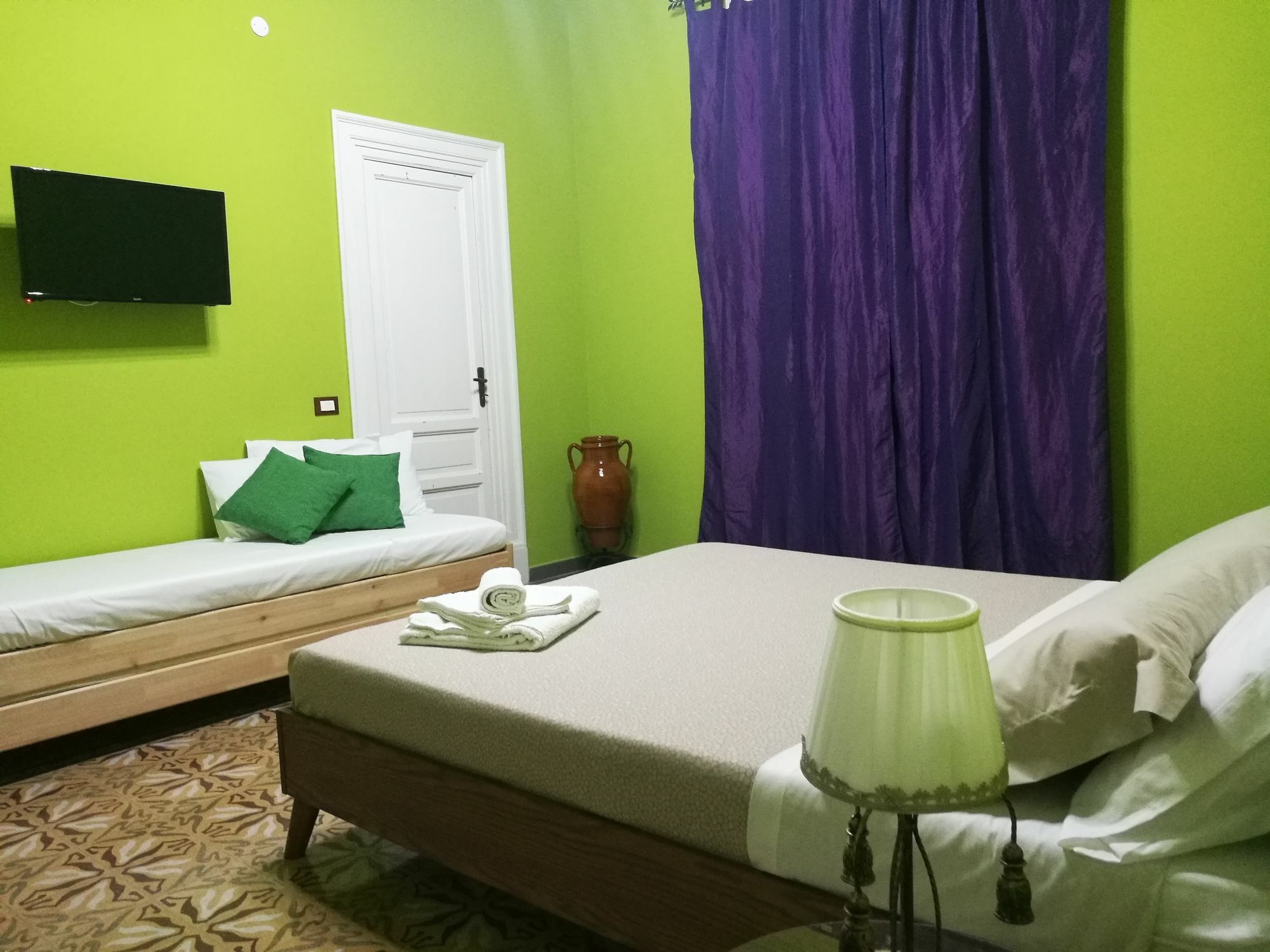 Bed and Breakfast Volturno 106 à Palerme Extérieur photo